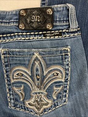 Miss Me Fleur De Lis Bootcut Jeans -
Size 31